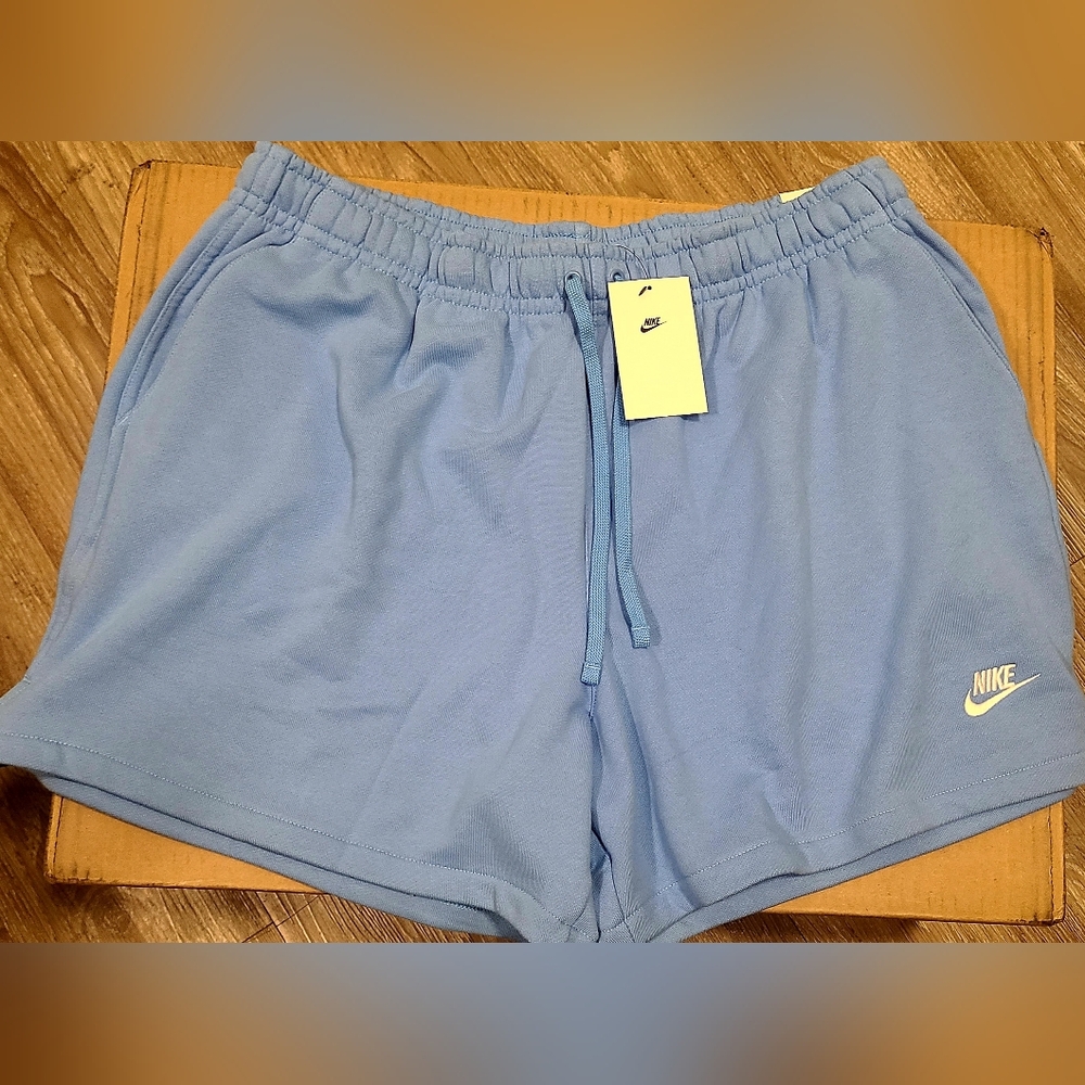 Nike Men's Shorts 2XL NEW Carolina Blue